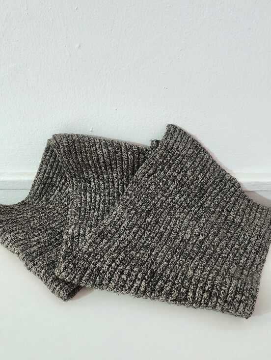 Accessories - Ribbed Knit Scarf in Charcoal Gray